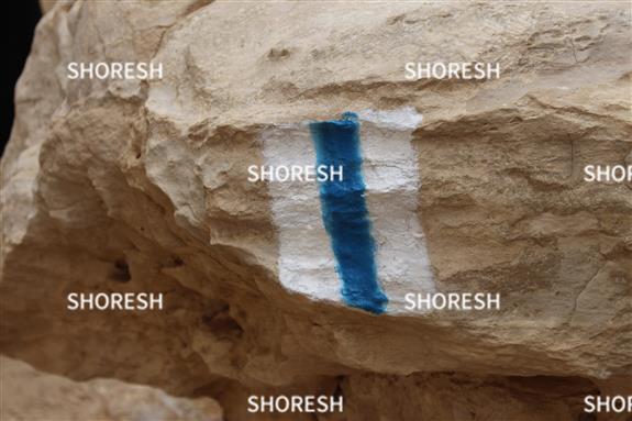 סימון דרך על צלע הקניון