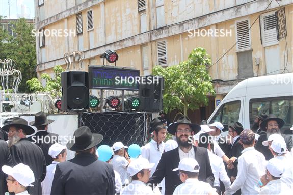 הכנסת ספר תורה חבד12