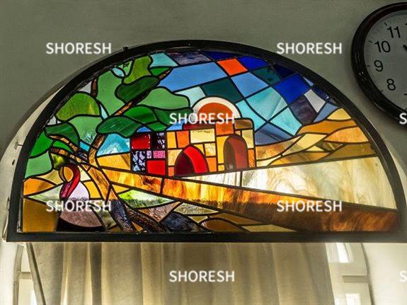 חלון  ויטראג' עם קבר רחל