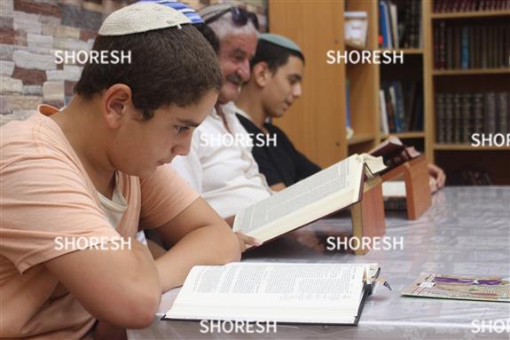 ילדים לומדים תורה