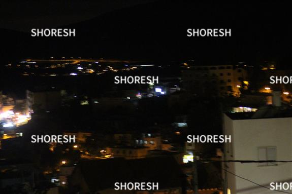 צפת מוארת בלילה