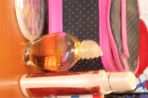 מוצרי טיפוח לאישה